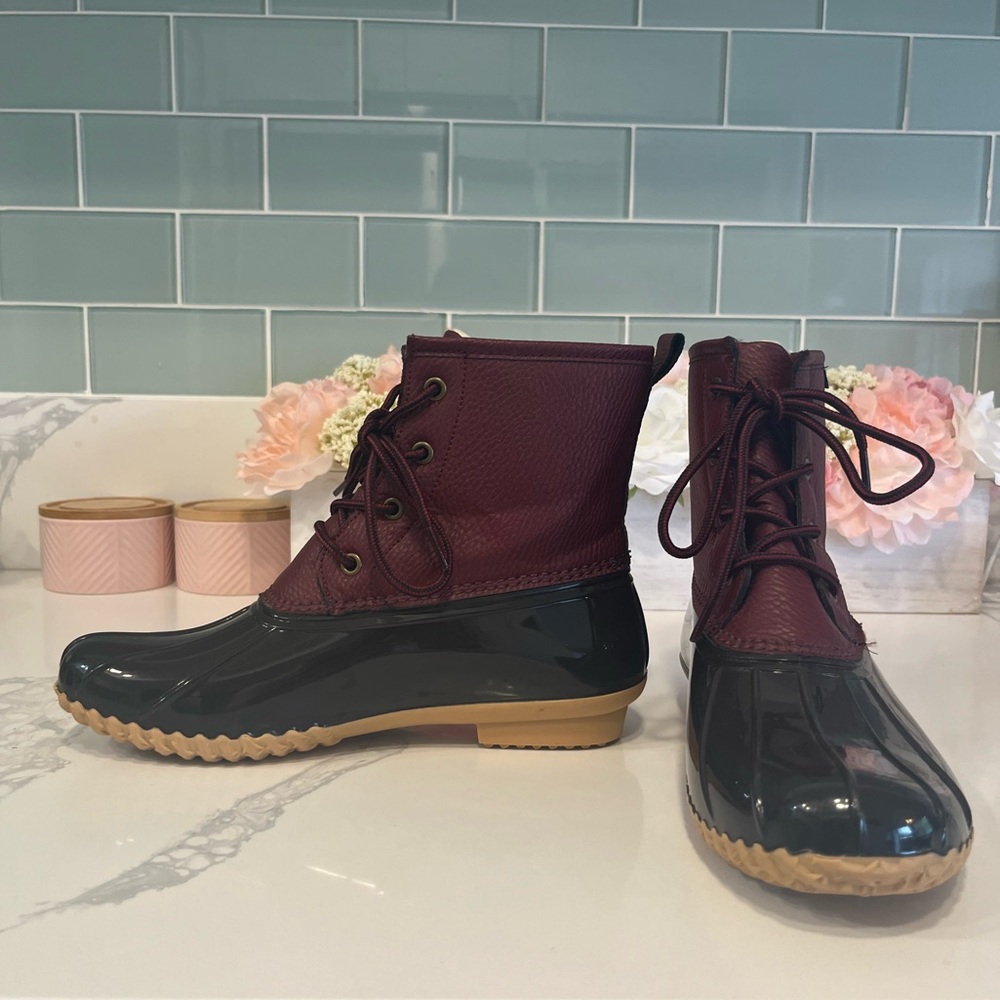 Women’s Burgundy Lace-Up Rain Boots with Black Gloss Shell
